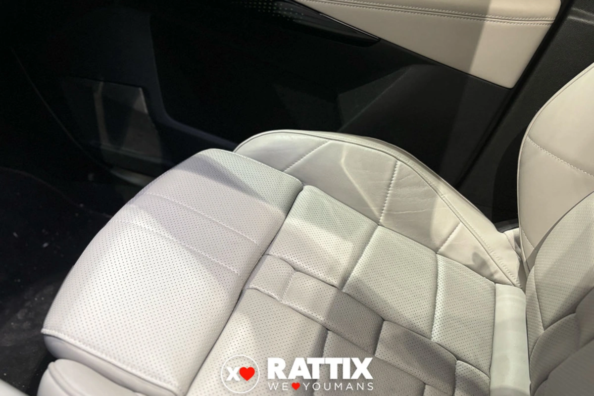 DS7  1.6 e-tense phev La Premiere 4x4 360cv auto DS7 1.6 e-tense phev La Premiere 4x4 360cv auto